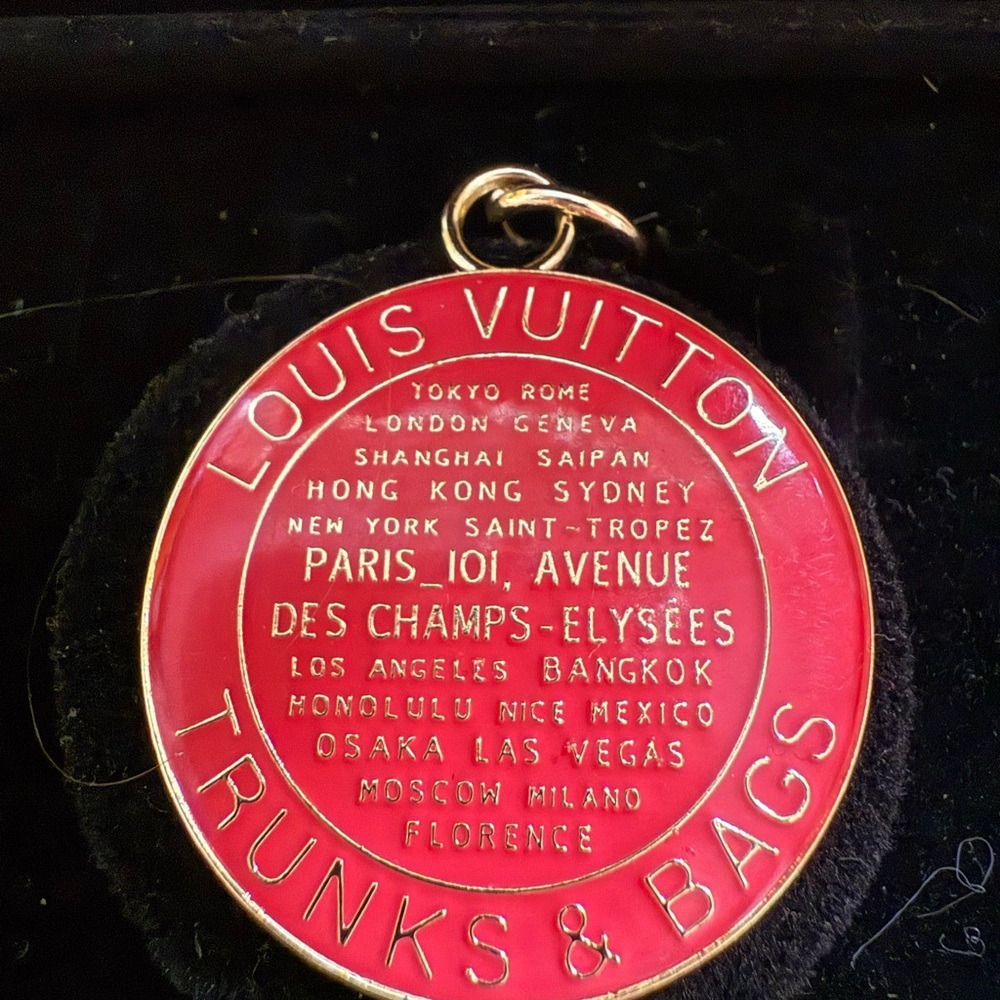 Louis Vuitton Pink and Gold Circular Tag